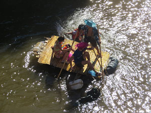 Fires 2015. Quarta baixada d'andr&ograve;mines per l'Onyar