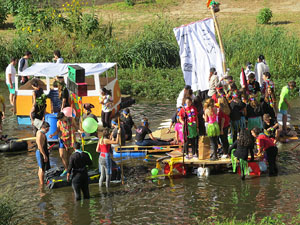 Fires 2015. Quarta baixada d'andròmines per l'Onyar