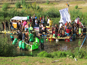 Fires 2015. Quarta baixada d'andròmines per l'Onyar