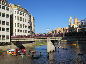Fires 2015. Quarta baixada d'andr&ograve;mines per l'Onyar