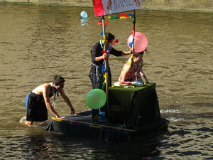Fires 2015. Quarta baixada d'andr&ograve;mines per l'Onyar