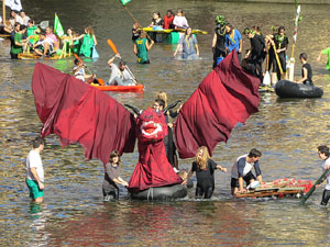 Fires 2015. Quarta baixada d'andr&ograve;mines per l'Onyar
