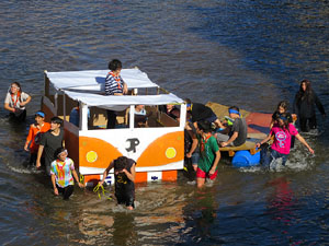 Fires 2015. Quarta baixada d'andr&ograve;mines per l'Onyar