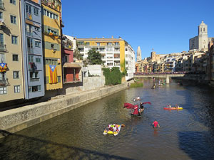 Fires 2015. Quarta baixada d'andr&ograve;mines per l'Onyar