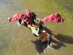 Fires 2015. Quarta baixada d'andr&ograve;mines per l'Onyar