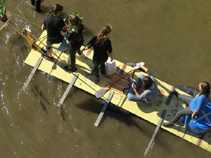 Fires 2015. Quarta baixada d'andr&ograve;mines per l'Onyar