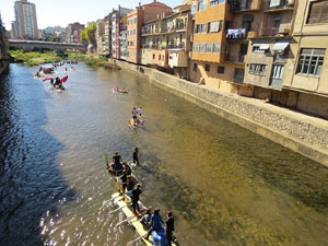 Fires 2015. Quarta baixada d'andr&ograve;mines per l'Onyar