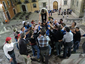 Fires 2015. Assaig de pilar de 4 a les escales de la Catedral pels Marrecs de Salt