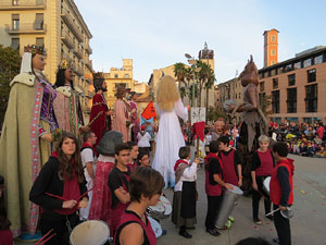 Fires 2015. Cercavila d'inici de Fires amb Fal·lera Gironina, els gegants de Santa Eugènia, els gegants de l'Esquerra del Ter, la Mula Baba i la Girona Marxing Band