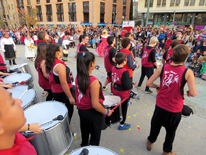 Fires 2015. Cercavila d'inici de Fires amb Fal·lera Gironina, els gegants de Santa Eugènia, els gegants de l'Esquerra del Ter, la Mula Baba i la Girona Marxing Band