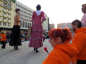 Fires 2015. Cercavila d'inici de Fires amb Fal·lera Gironina, els gegants de Santa Eugènia, els gegants de l'Esquerra del Ter, la Mula Baba i la Girona Marxing Band