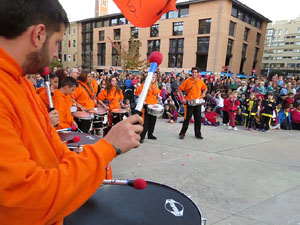 Fires 2015. Cercavila d'inici de Fires amb Fal·lera Gironina, els gegants de Santa Eugènia, els gegants de l'Esquerra del Ter, la Mula Baba i la Girona Marxing Band