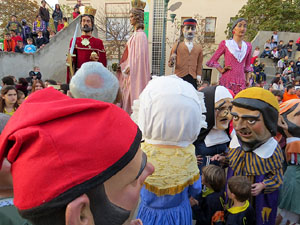 Fires 2015. Cercavila d'inici de Fires amb Fal·lera Gironina, els gegants de Santa Eugènia, els gegants de l'Esquerra del Ter, la Mula Baba i la Girona Marxing Band