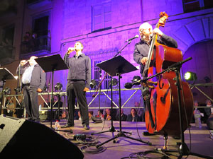 Fires 2015. Cantada d'Havaneres pel grup Terra Endins a les escales de la Catedral