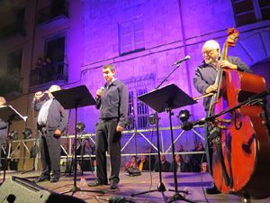 Fires 2015. Cantada d'Havaneres pel grup Terra Endins a les escales de la Catedral