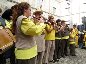 Fires 2015. Passejada pel Barri Vell amb els capgrossos de Girona