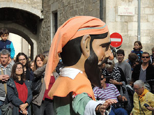 Fires 2015. Passejada pel Barri Vell amb els capgrossos de Girona