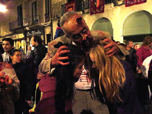 Fires 2015. Festival Acocollona't 2015. Zombie Walk Girona