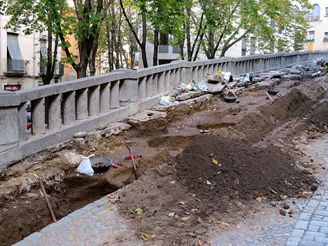 Excavació a la zona de localització de les sitges