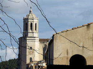 Itinerari de la Muralla. La torre i el portal dels Socors