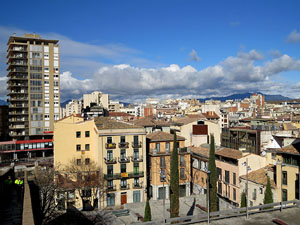 Itinerari de la Muralla. La torre i el portal dels Socors