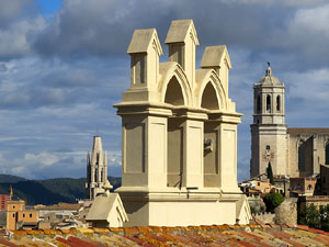 Itinerari de la Muralla. La torre i el portal dels Socors