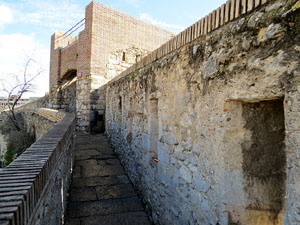 Itinerari de la Muralla. La torre i el portal dels Socors