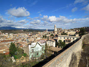 Itinerari de la Muralla. La torre i el portal dels Socors