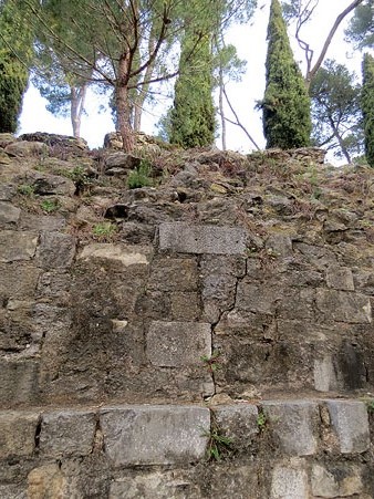 Restes del baluard de la Mercè