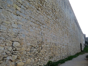 Itinerari de la Muralla. Des de la torre de Sant Domènec a la del Llamp