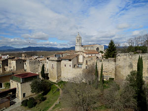 Itinerari de la Muralla. Des de la torre de Sant Domènec a la del Llamp