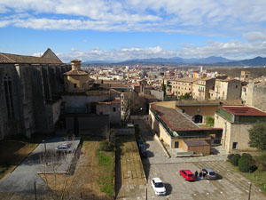 Itinerari de la Muralla. Des de la torre de Sant Domènec a la del Llamp