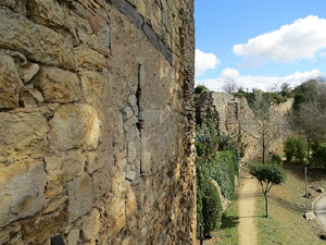 Itinerari de la Muralla. Des de la torre de Sant Domènec a la del Llamp