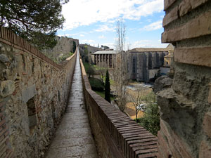 Itinerari de la Muralla. Des de la torre de Sant Domènec a la del Llamp