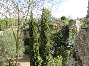 Itinerari de la Muralla. Des de la torre de Sant Domènec a la del Llamp