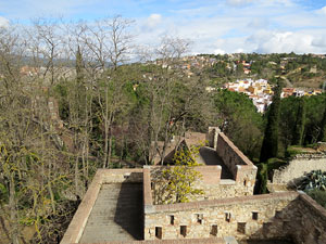 Itinerari de la Muralla. Des de la torre de Sant Domènec a la del Llamp