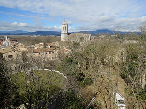 Itinerari de la Muralla. Des de la torre de Sant Domènec a la del Llamp