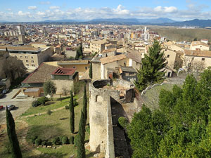 Itinerari de la Muralla. Des de la torre de Sant Domènec a la del Llamp