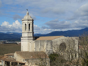 Itinerari de la Muralla. Des de la torre de Sant Domènec a la del Llamp