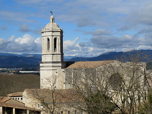 Itinerari de la Muralla. Des de la torre de Sant Domènec a la del Llamp