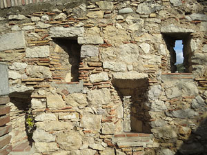 Itinerari de la Muralla. Des de la torre de Sant Domènec a la del Llamp