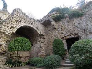 Itinerari de la Muralla. Des de la torre de Sant Domènec a la del Llamp