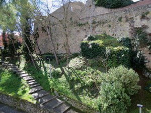 Itinerari de la Muralla. Des de la torre del Llamp als Jardins de la Francesa