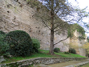 Itinerari de la Muralla. Des del baluard de Sant Cristòfol al portal de Sobreportes