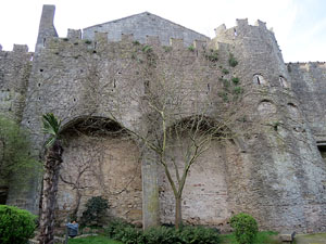 Itinerari de la Muralla. Des del baluard de Sant Cristòfol al portal de Sobreportes