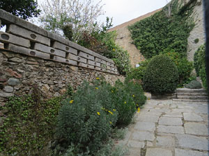 Itinerari de la Muralla. Des del monestir de Sant Pere de Galligants fins a la plaça de Sant Pere