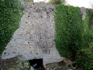 Itinerari de la Muralla. Muralles i defenses d'època romana (segle I aC i segle III dC)