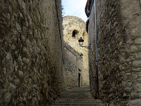 La torre Vescomtal al carrer de l'Escola Pia