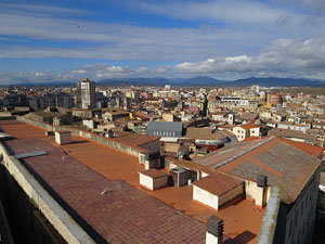 Itinerari de la Muralla. La torre i el portal dels Socors