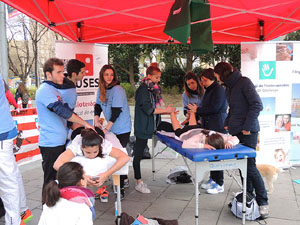 IV Jornada de l'Esport Femení 2016 a la plaça Salvador Espriu, la de Francesc Calvet i Rubalcaba, i el riu Onyar